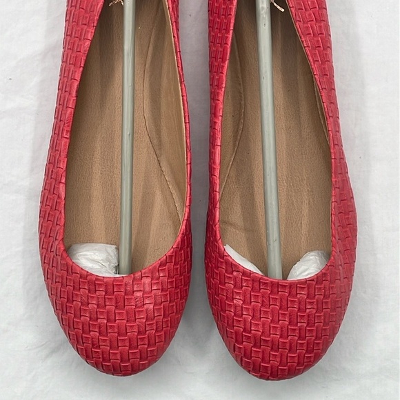 NWOB. Lulus GoMax 8.5 Sienna 22X Red Basketweave Ballet Flats. - Picture 10 of 15
